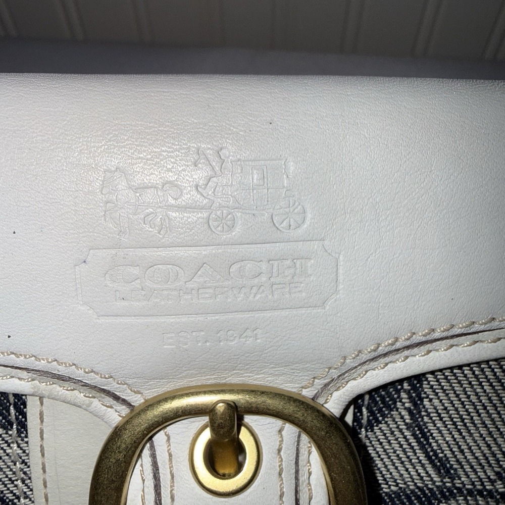 COACH BLEEKER WHITE LEATHER SNAP FLAP BLUE/WHITE DENIM SIGNATURE C LONG WALLET - Picture 3 of 16